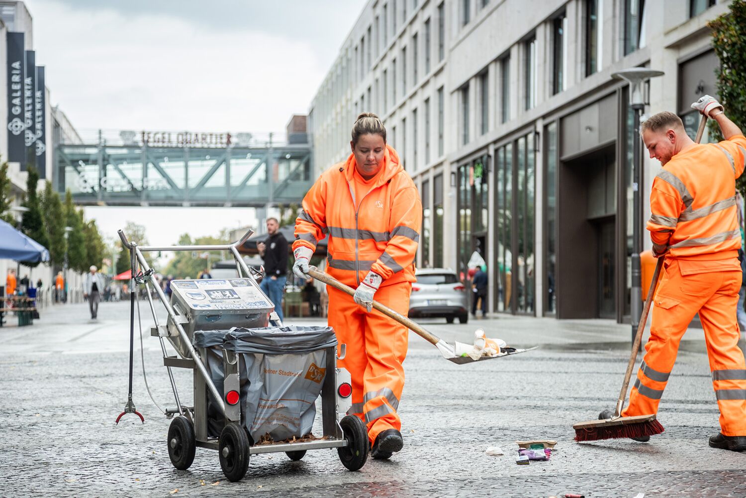 Unsere Reinigungsteams sorgen Tag für Tag dafür, dass sich Berlin von seiner besten Seite zeigt. © BSR / Amin Akhtar